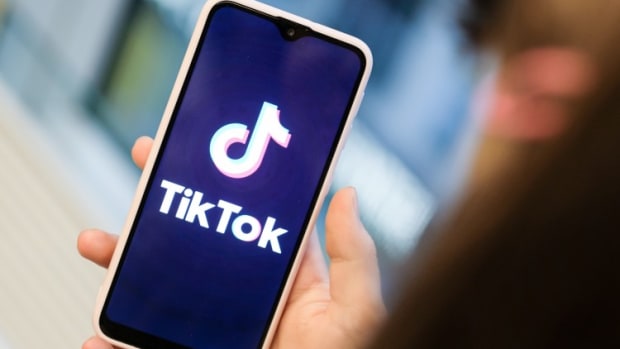 US Announces Stay Of TikTok Ban, And Sale Deadline Is Held Off For At Least A Month