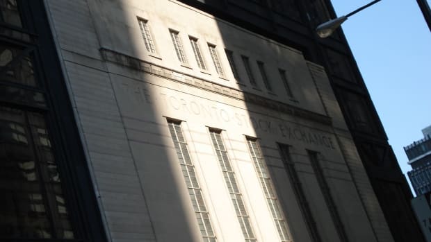 Photo of Toronto Stock Exchange building.
