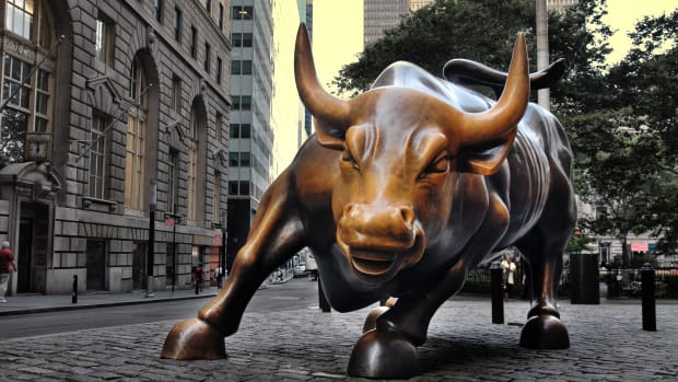 Photo of the Bowling Green Bull sculpture near Wall Street, New York City.