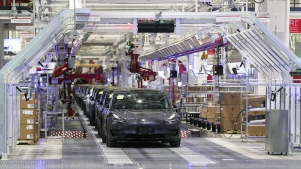 Tesla vehicles rolling off an assembly line at the Gigafactory in Shanghai on January 7, 2020. Photo: Xinhua