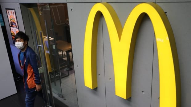 McDonald's has suspended dine-in services after 6pm at all its branches across Hong Kong for two weeks. Photo: Edmond So