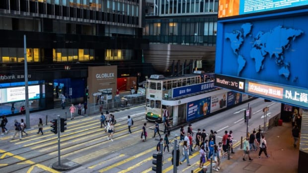 Hong Kong Stocks Trade Near Seven-week Low As Regulatory Jitters Resurface Following Tencent Action