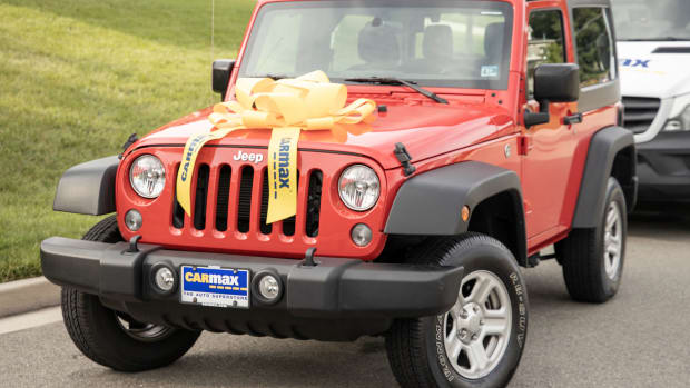 A Jeep with a Carmax Bow. DBK