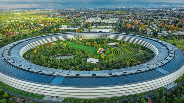 Apple Cupertino spaceship headquarters Lead