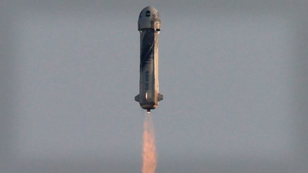 Jeff Bezos Blue Origin launch Lead