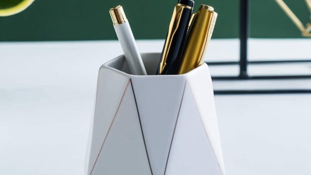 Ceramic Desk Pen Holder Lifestyle