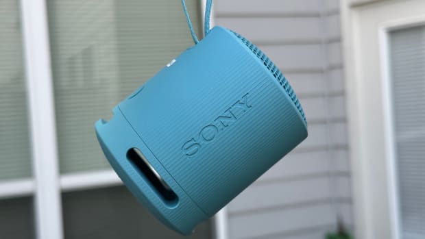 4-Sony XB-100 Review