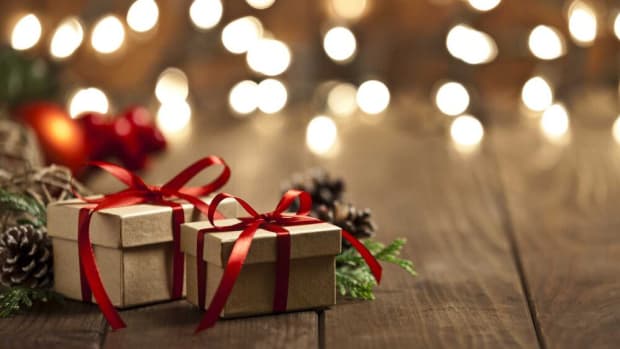 Minimalist+Christmas+Presents+Holiday