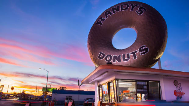 Randys donuts via co facebook