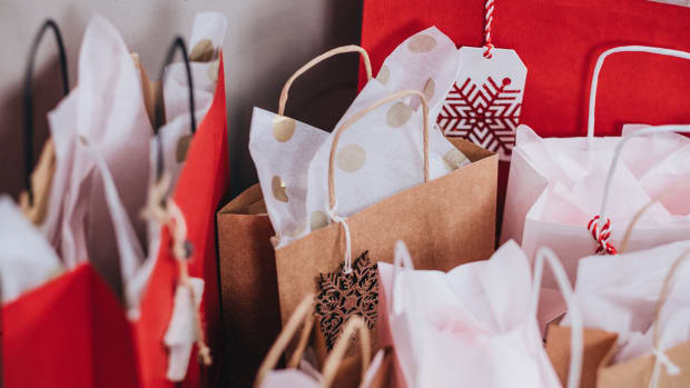 The holiday season means holiday shopping. Here's a guide on how to holiday shop without breaking your wallet.