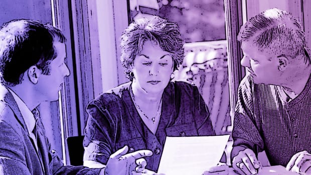 This Is the Time of the Year When You Should Contact Your Financial Advisor