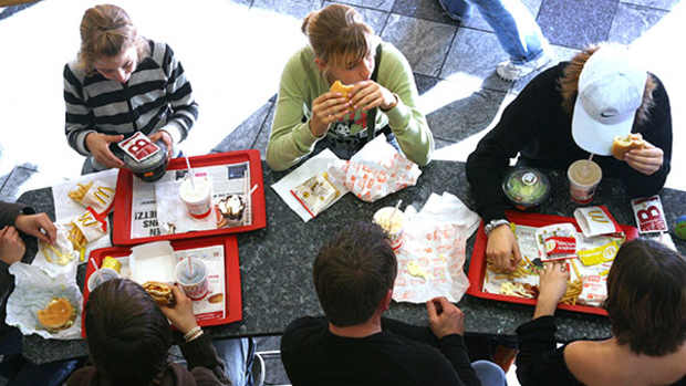 Fall Should Bring Sizzle Back to Casual Dining Stocks