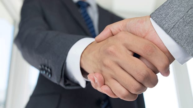 8-7-24-4-korea-shaking-with-one-hand