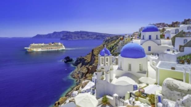 Norwegian Getaway cruise ship Santorini Greece. Lead.