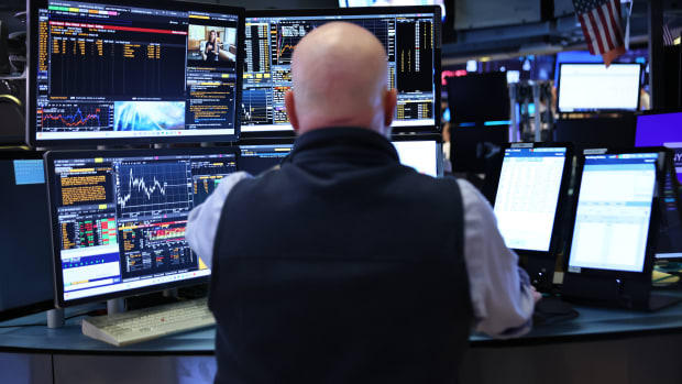 NEW YORK, NEW YORK - JUNE 23: Traders work on the floor of the New York Stock Exchange during morning trading on June 23, 2025 in New York City. Stocks opened slightly up as the market reacts to the U.S. striking three nuclear sites in Iran over the weekend, raising fears of an increase in oil prices.  (Photo by Michael M. Santiago/Getty Images)