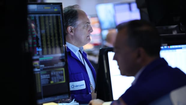 NEW YORK, NEW YORK - AUGUST 26: Traders work on the floor of the New York Stock Exchange during morning trading on August 26, 2025 in New York City. Stocks opened up low a day after the Dow Jones lost over 300 points amid U.S. President Donald Trump's attempted removal of Federal Reserve Governor Lisa Cook from the board of the central bank. (Photo by Michael M. Santiago/Getty Images)