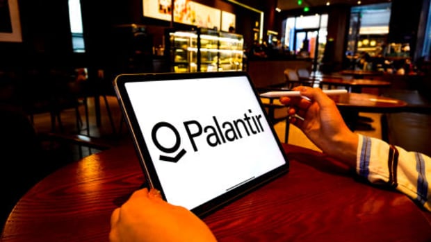 Palantir Logo