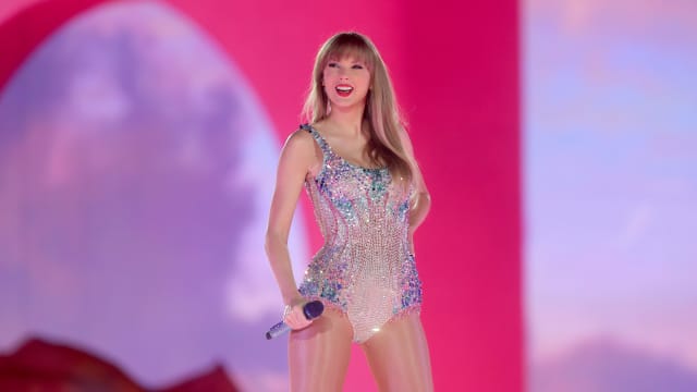 Taylor Swift, Travis Kelce Net Worths 2023: How Much They Make