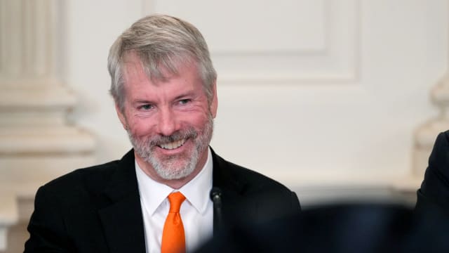 Charles Schwab quietly boosts stake in MicroStrategy - TheStreet Crypto ...