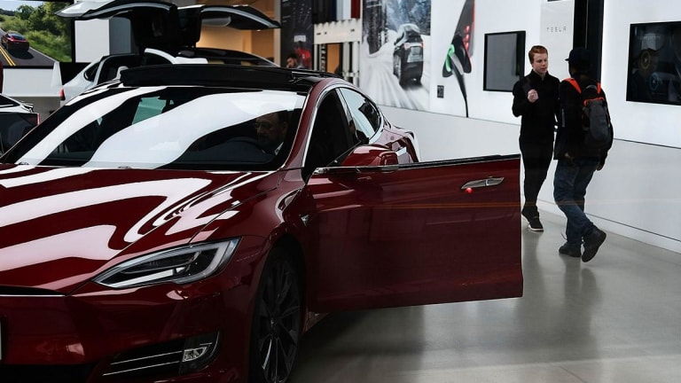 Tesla's Profit Warning Reignites a Big Investor Debate Over the $35,000 Model 3