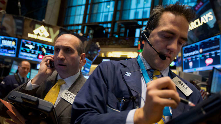Stocks Trade Lower; Macy's Tumbles as Sales Disappoint