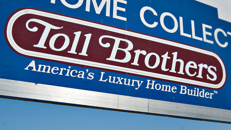 Toll Brothers Beats Earnings Estimates Despite a Drop in Orders; Stock Lower