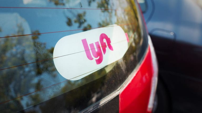 Lyft Prices Shares at $72