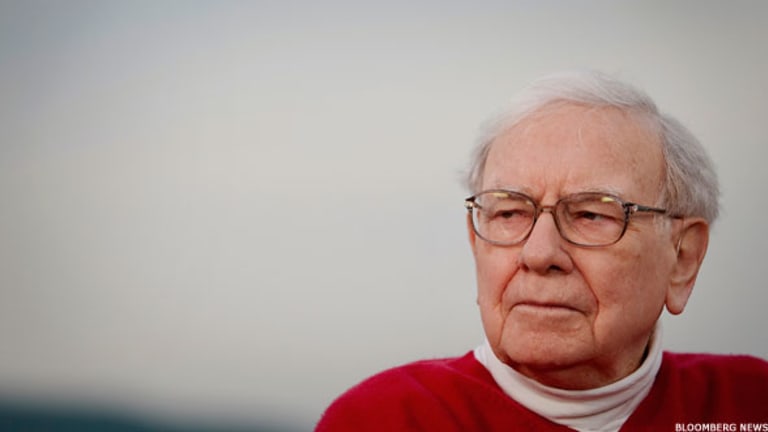 Warren Buffett Discusses Wells Fargo (WFC) Accounts Scandal