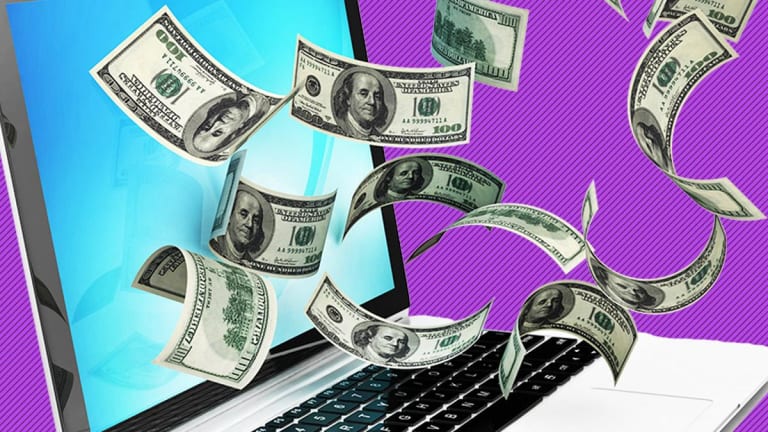 Standard Chartered Slumps Amid Reports of $1.5 Billion Iran-Dealing Fine