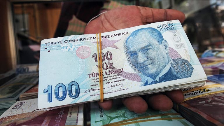 Turkish Lira in Fresh Drop Amid Sanction Threats