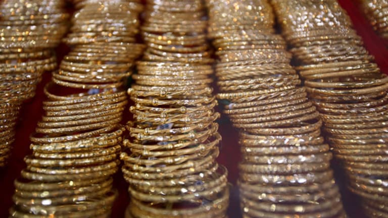 Gold Prices Climb on Speculation of Added Fed Easing (Update 1)
