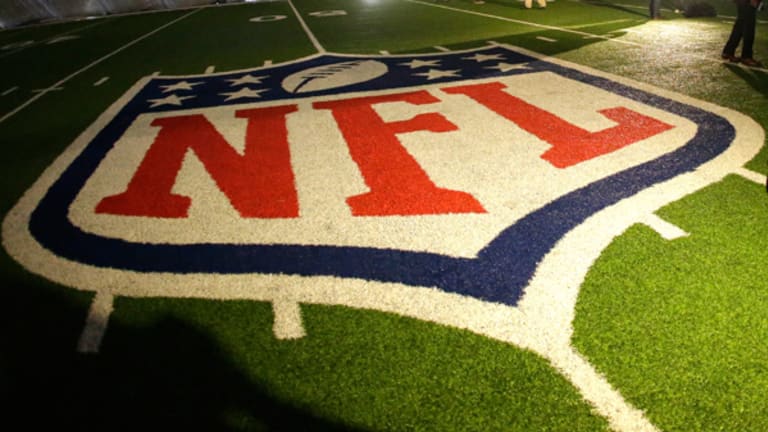 Ex-Analyst Scores a One-Million-Dollar Bonus -- for Fantasy Football