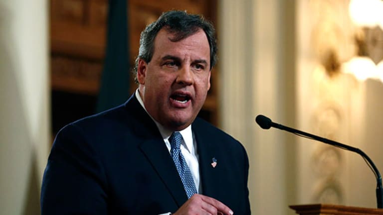 Chris Christie Warned By Fitch on New Jersey Pension Cuts