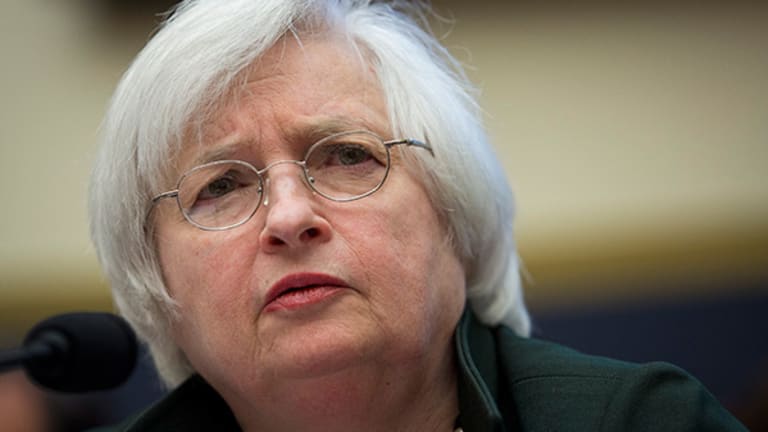 Stocks Choppy Ahead of Fed; Apple Beats, Twitter Slumps