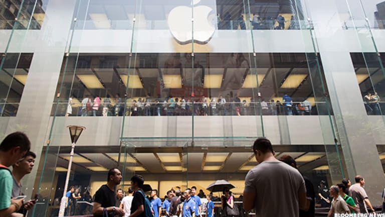 Here's What Apple Can Do to Reach a $1 Trillion Valuation