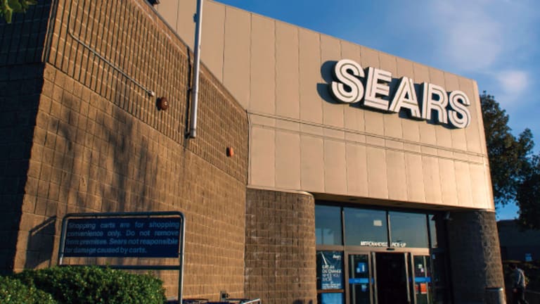 3 Signs Sears Will Deliver Yet Another Financial Disaster on Thursday