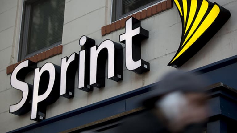 Sprint Touts Progress, but Larger Concerns Pull Its Stock Down 6%