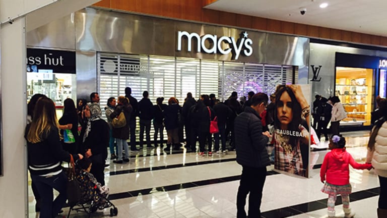 Black Friday Scorecard: Macy’s Gets a B for Solid, But Not Spectacular, Crowds
