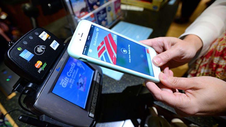 Apple and Google Look to Rewards to Win at Mobile Payments