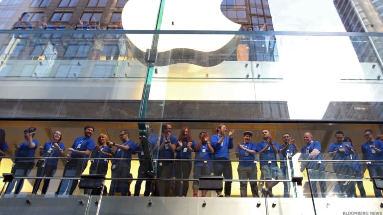 Why Apple Is Jim Cramer's Top Value Stock