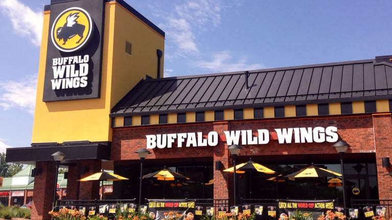 Buffalo Wild Wings Bwld Chili S Applebee S Tweak Menus To