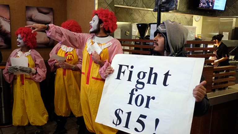 New York Boosts Fast-Food Minimum Wage to $15 to Aid Economy