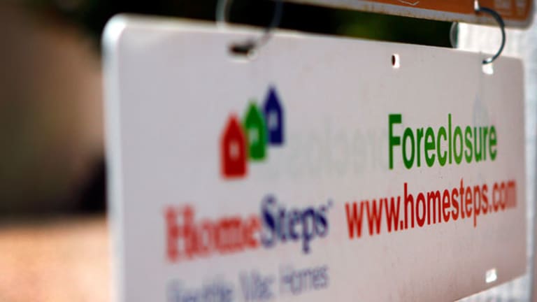 Foreclosure Inventory Drops 31% in October