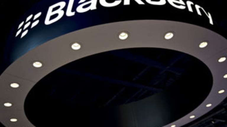 BlackBerry Tumbles 28% as Smartphone Sales Fail to Impress
