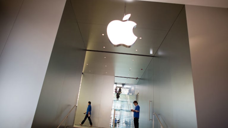 Apple, Dish Network, Nuance: Tech Winners & Losers