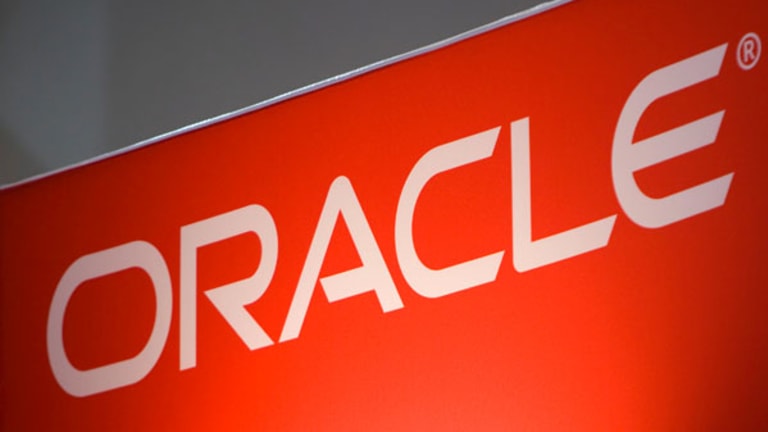Oracle Shares Plunge as Revenue Trails Estimates
