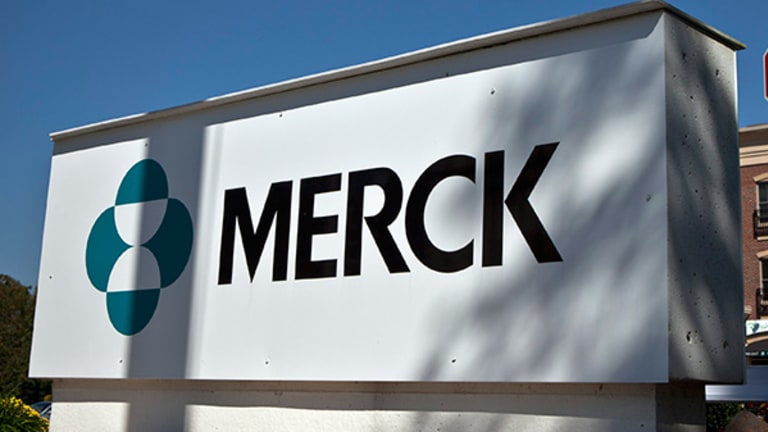 Merck Solidifies Lung Cancer Immunotherapy Lead Over Bristol-Myers ...