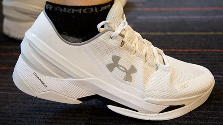 UA) New Stephen Curry Shoes 