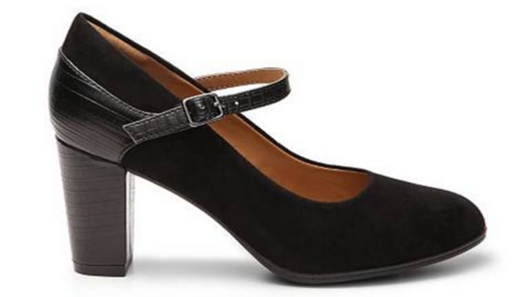 DSW Stock Continues Tumble as Earnings Miss Estimates, Guidance Lowered