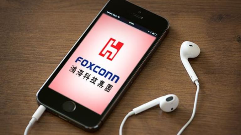 Apple Supplier Foxconn to Invest $8.8 Billion in China LCD Venture